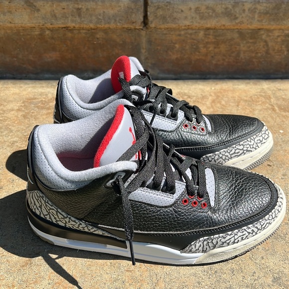 Nike Air Jordan 3 Black Cement 2018 in excellent condition. Men’s size 8.5 - Picture 6 of 9